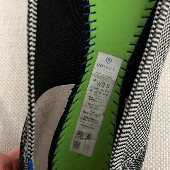 Women’s Rothys Pointed Toe Flats - Picture 4 of 6